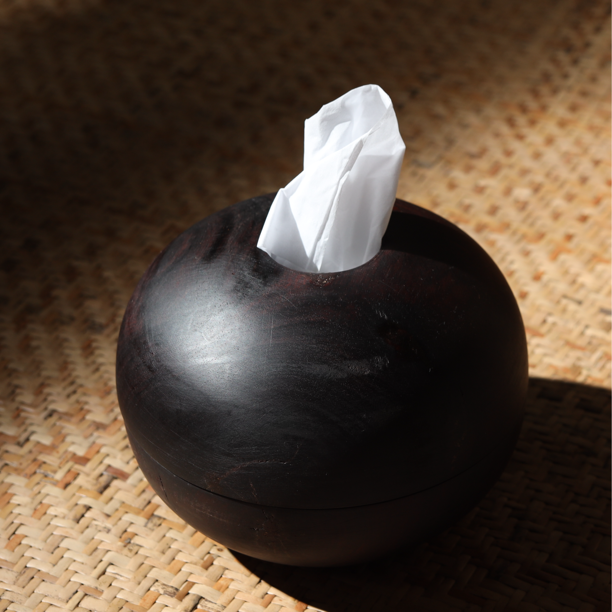 The Ovoid Keeper / dark tone wood