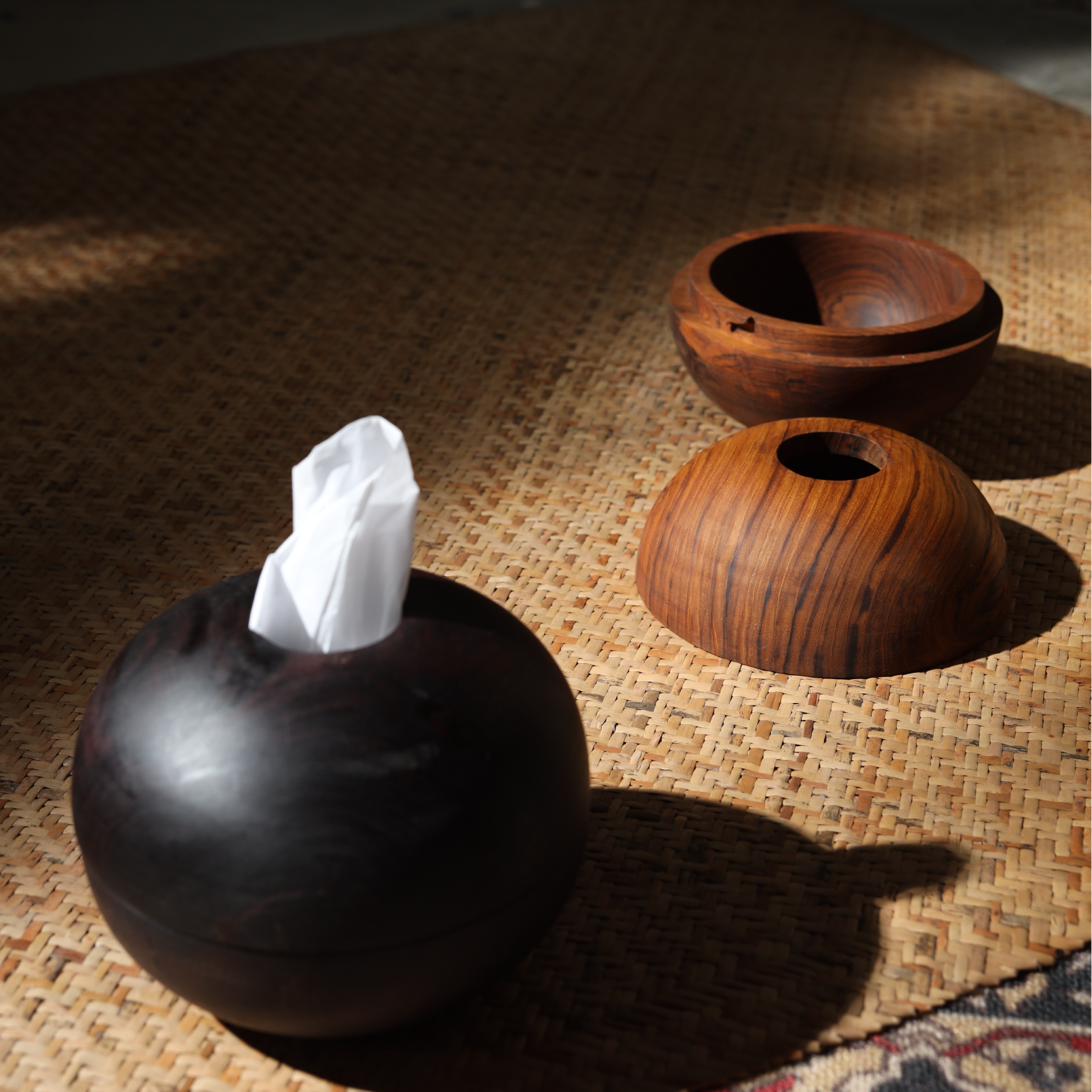 The Ovoid Keeper / dark tone wood