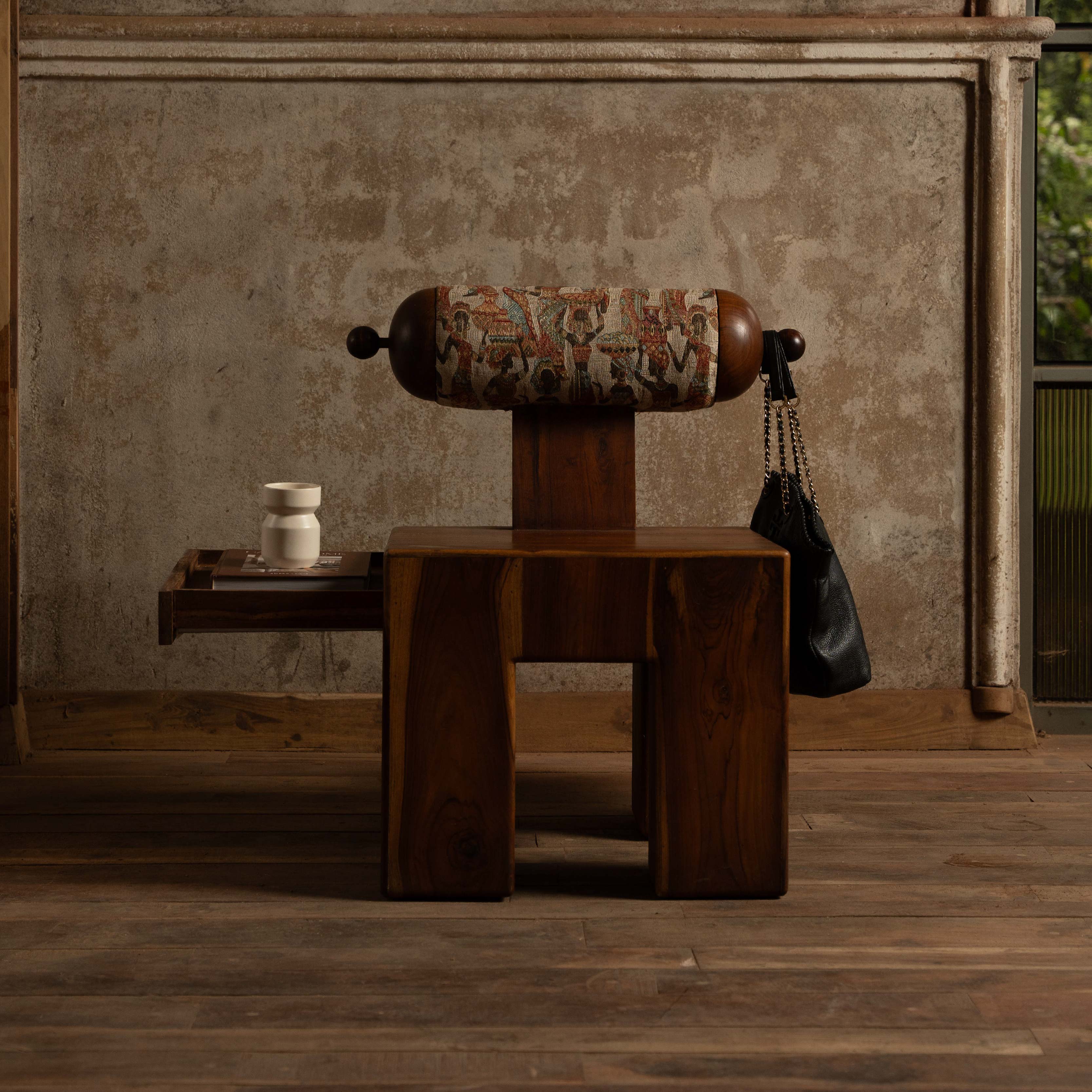 Akeru chair