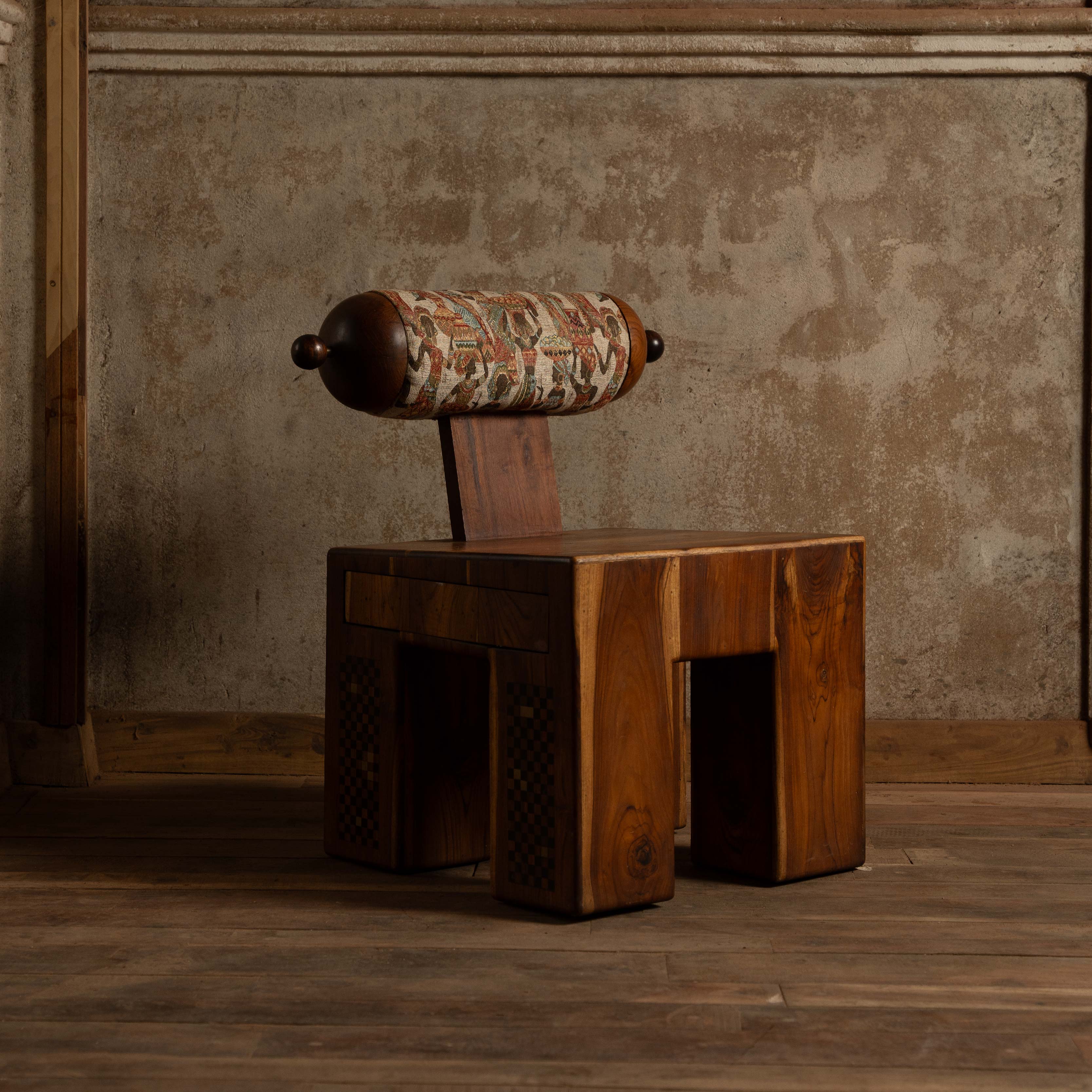 Akeru chair