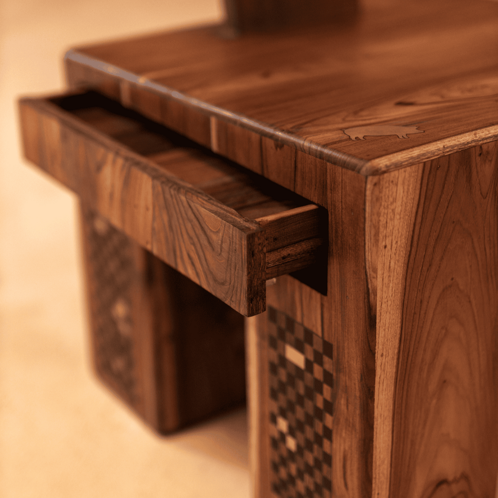 Akeru chair