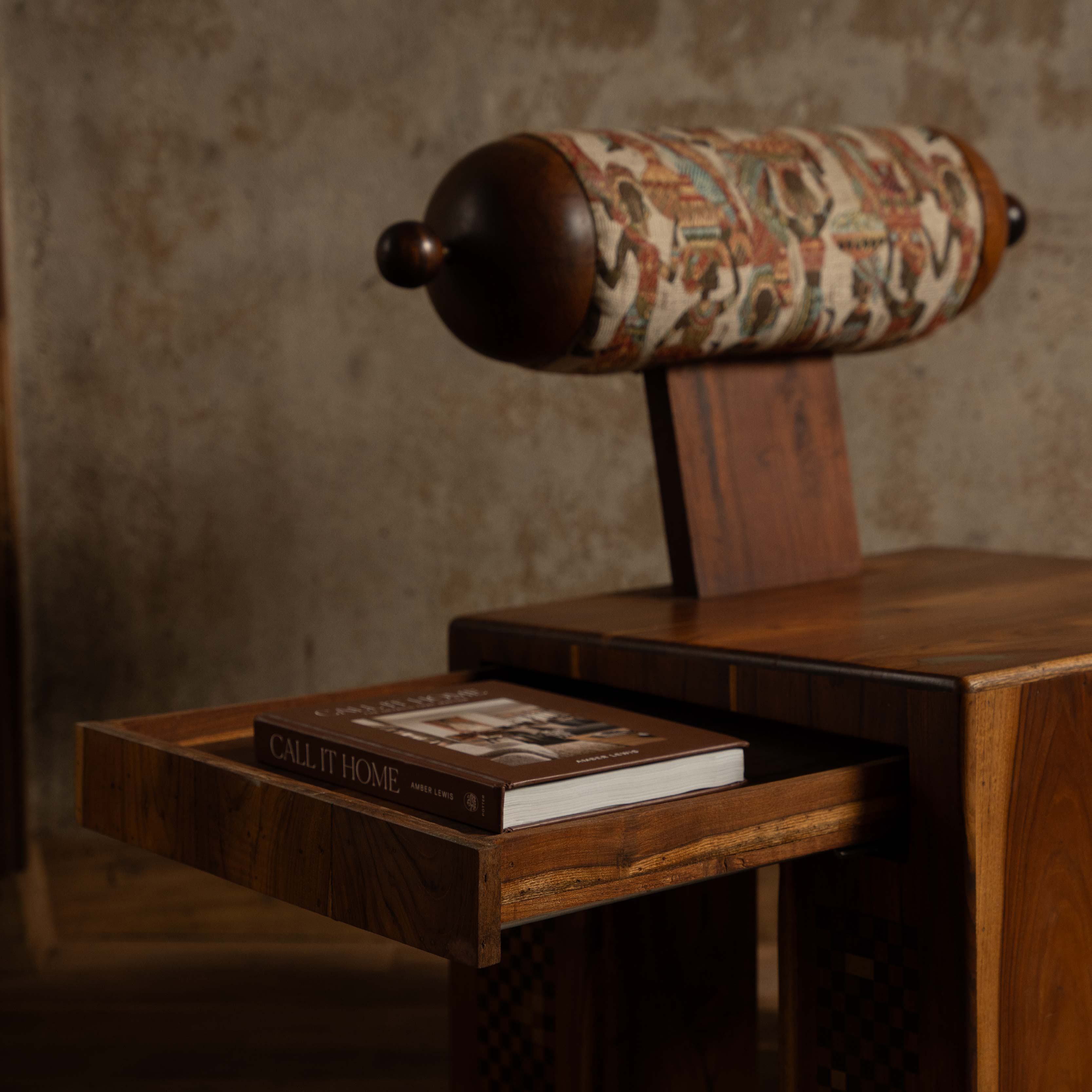 Akeru chair