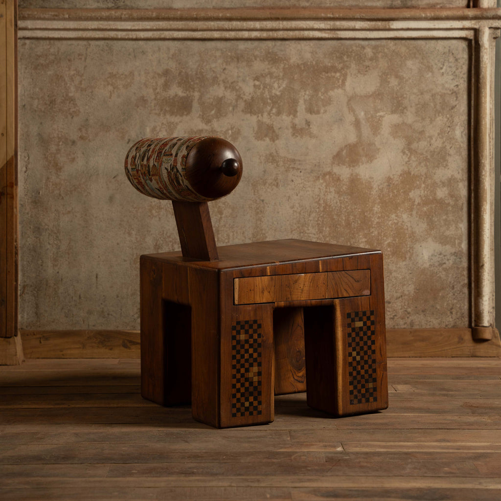 Akeru chair