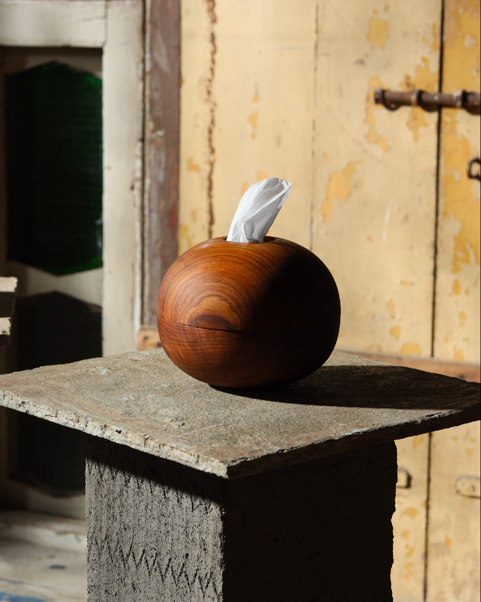 The Ovoid Keeper / mid tone wood