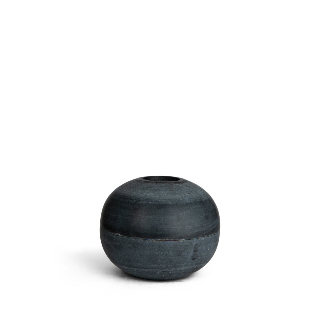 The Ovoid Keeper / black marble