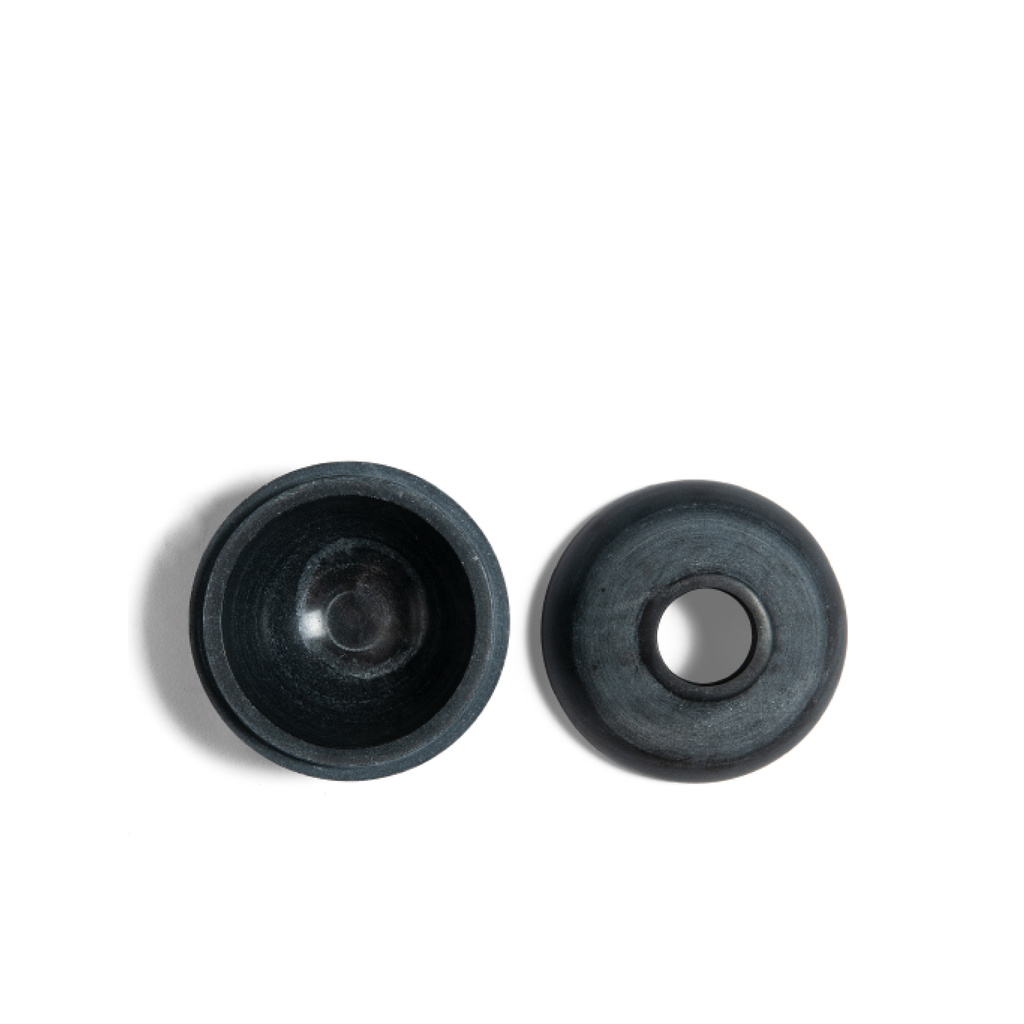 The Ovoid Keeper / black marble